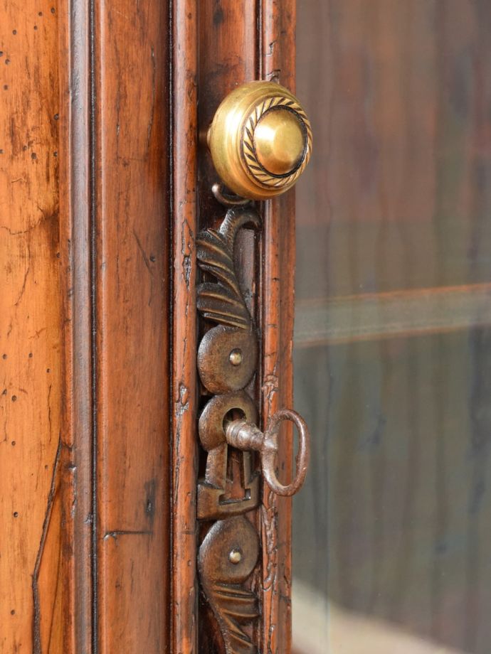 アンティークの鍵と取っ手