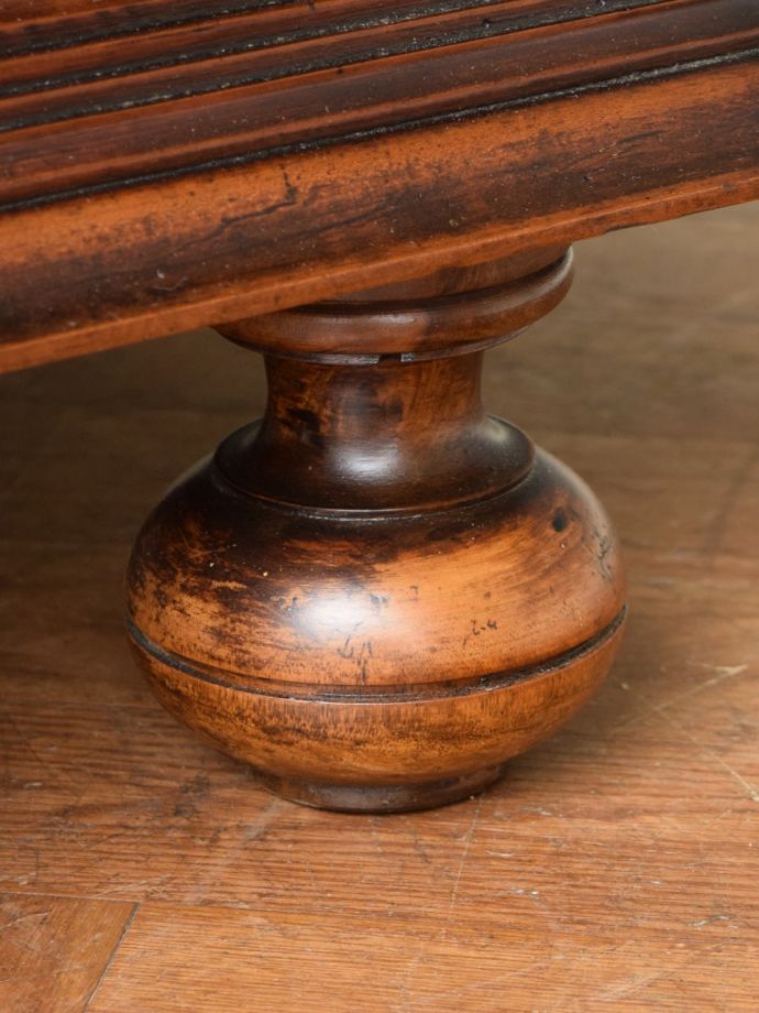 アンティーク家具の脚