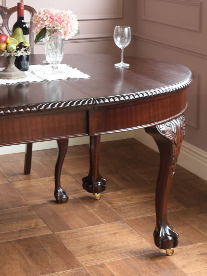 イギリスから届いたアンティークのダイニングテーブル、クイーンアン