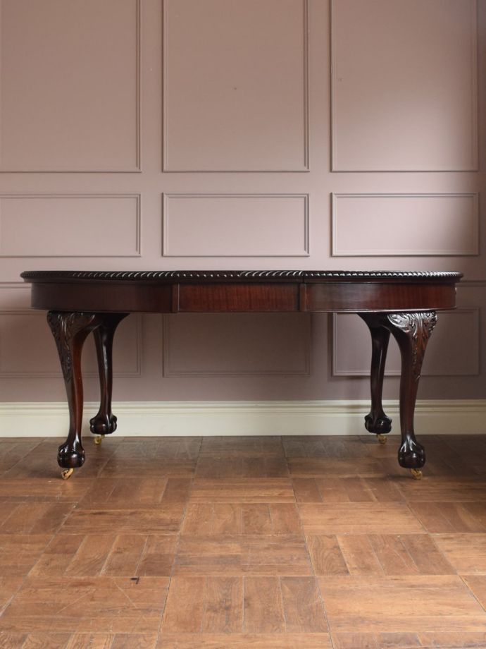 イギリスから届いたアンティークのダイニングテーブル、クイーンアン