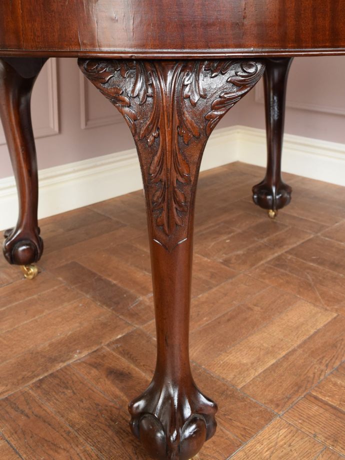 イギリスから届いたアンティークのダイニングテーブル、クイーンアン