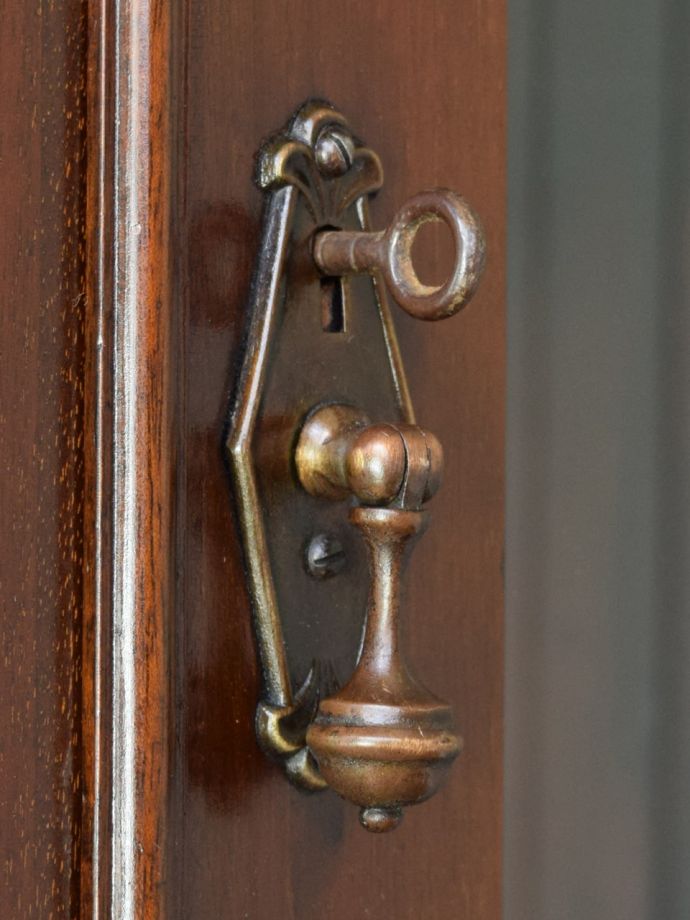 アンティークの取っ手と鍵