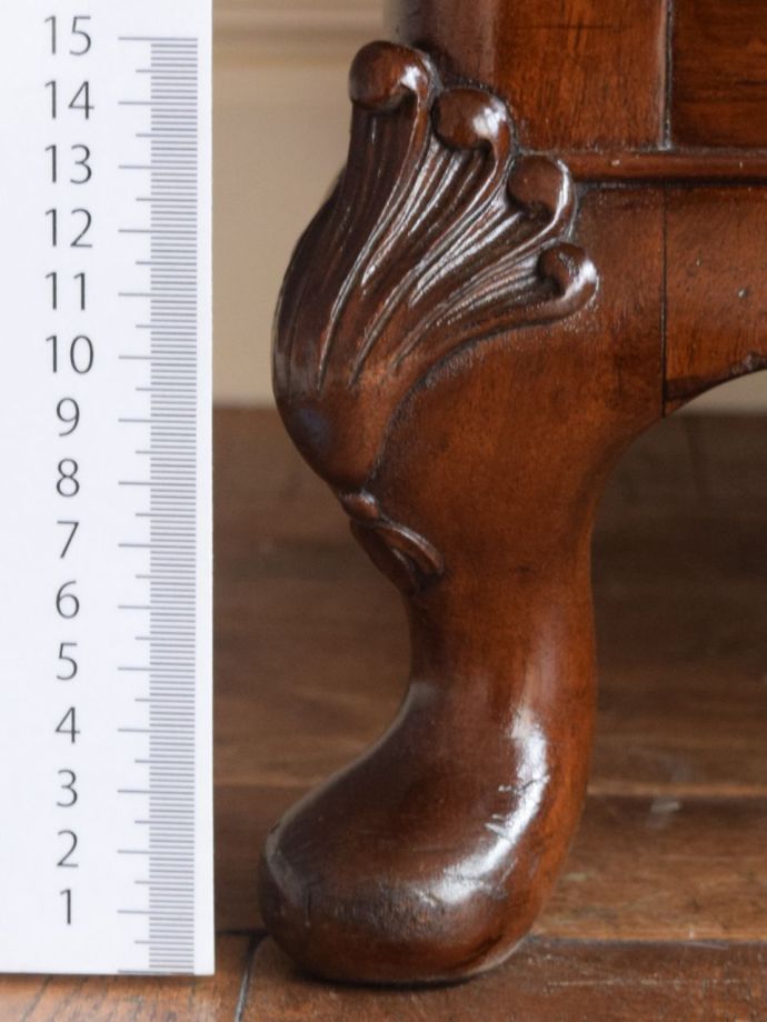 アンティーク家具の脚