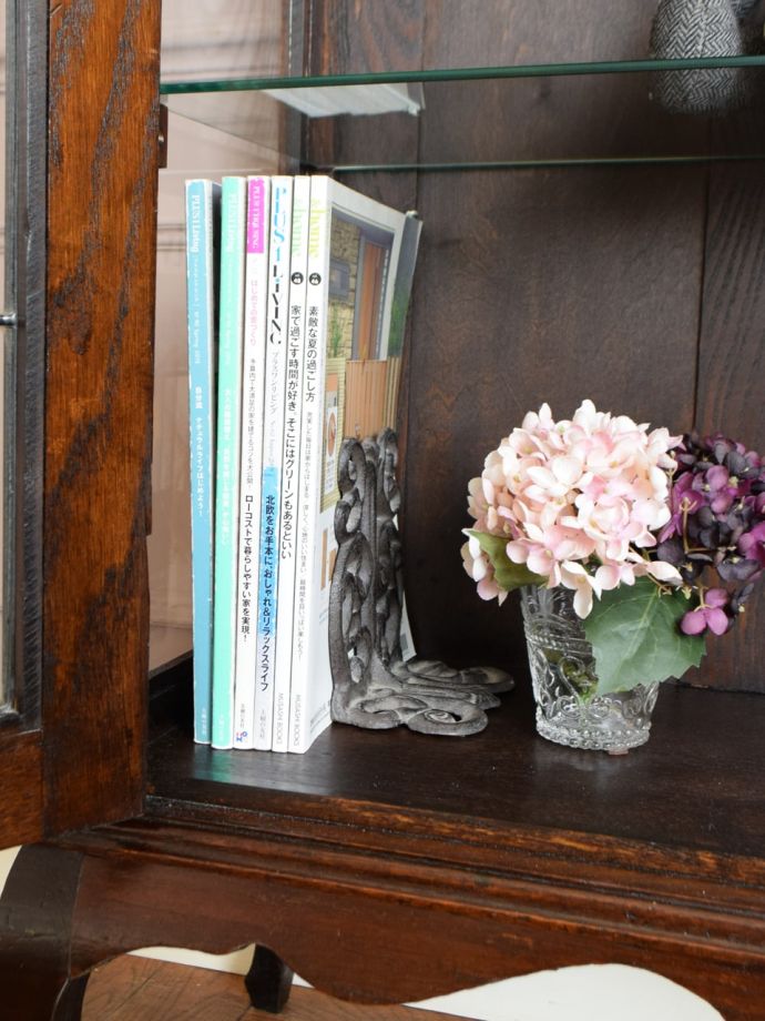 収納たっぷりのキャビネット