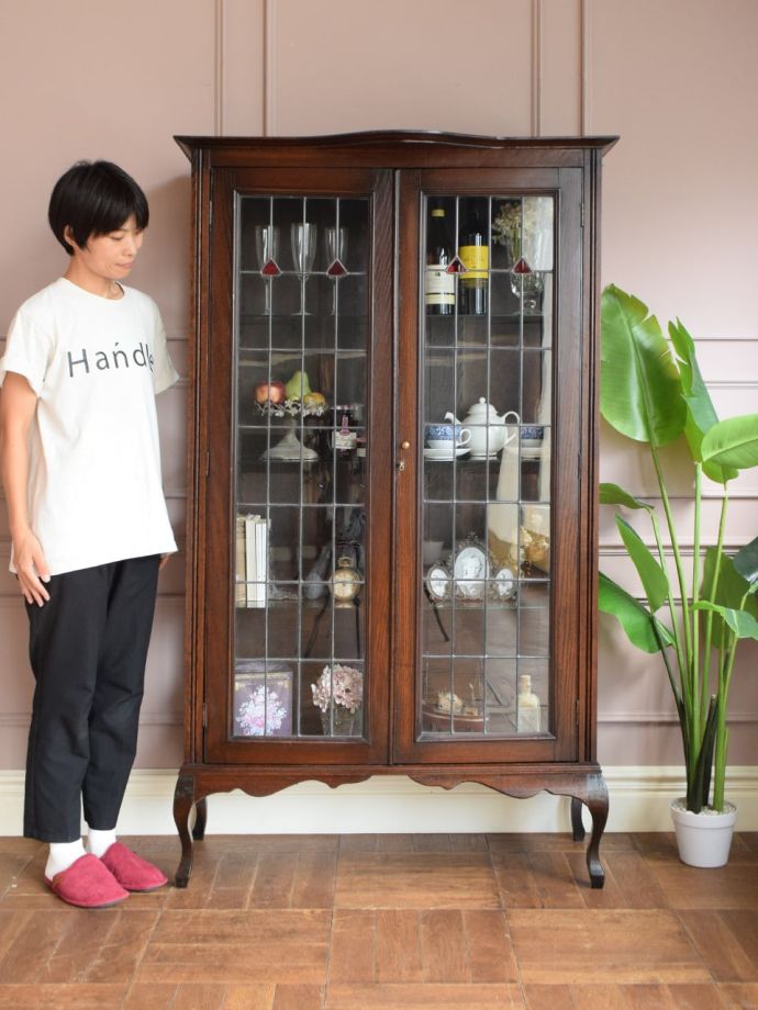 英国アンティークのキャビネット