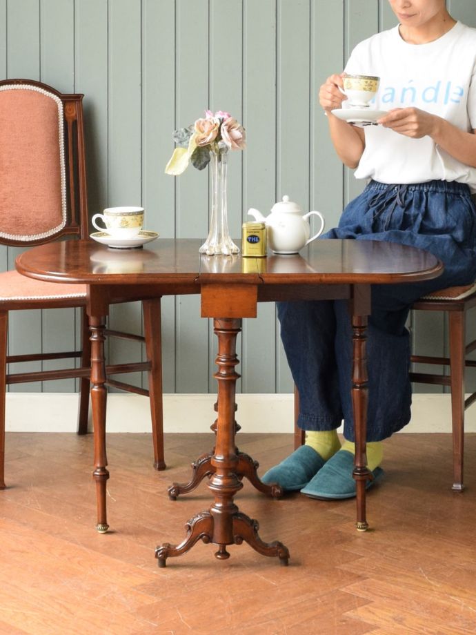 アンティークのゲートレッグテーブル