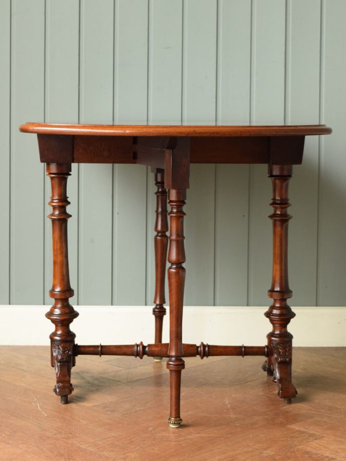 いろんな表情が楽しめるテーブル