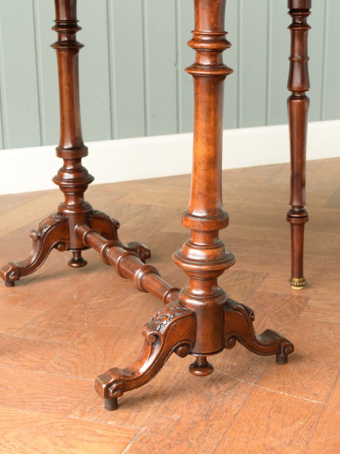 アンティーク家具の脚