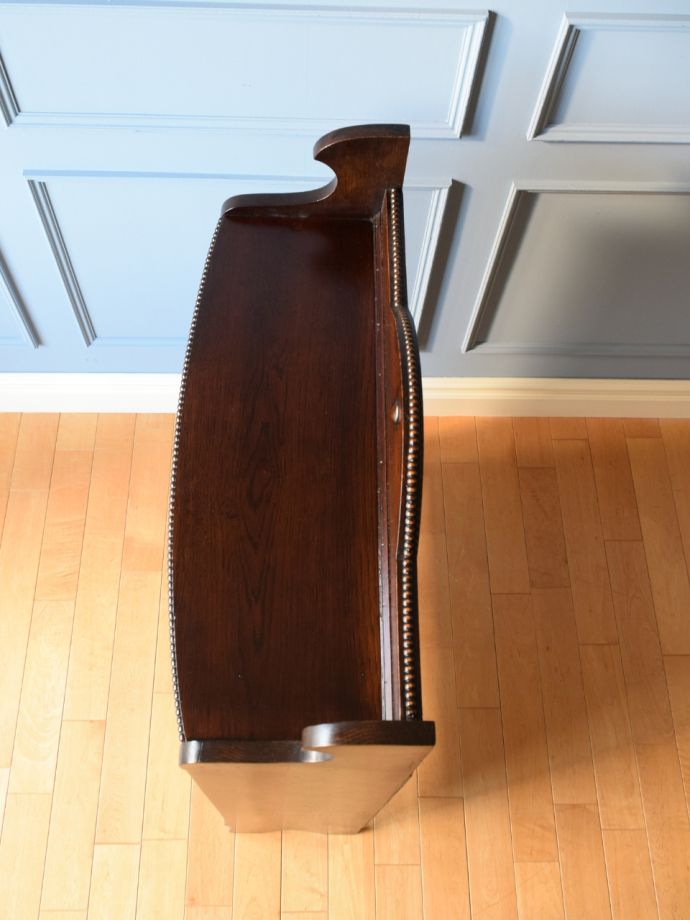 キャビネットの天板