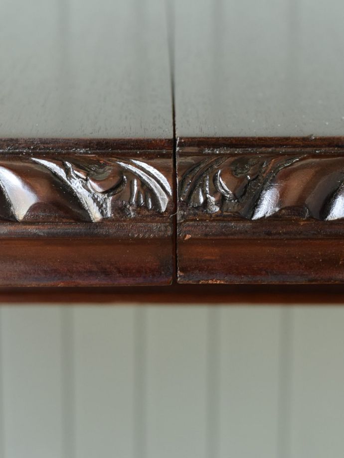 アンティークらしい彫