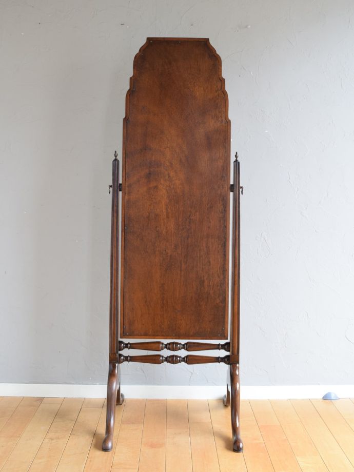 シュバルミラーの後ろ姿