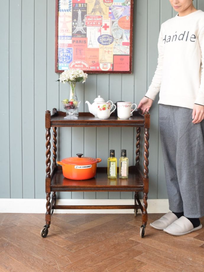 英国アンティークのワゴン