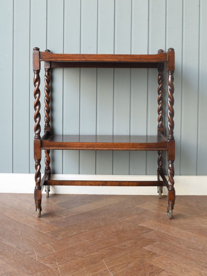 アンティークワゴンの後ろ姿