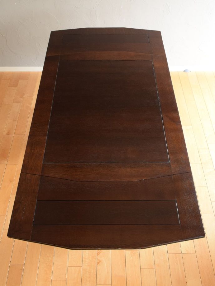 伸長式ダイニングテーブルの天板