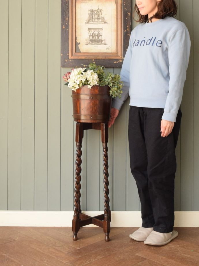 アンティークのプランツスタンド