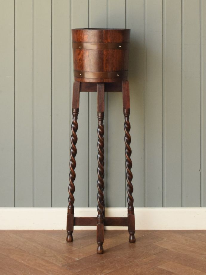 プランツスタンドの側面