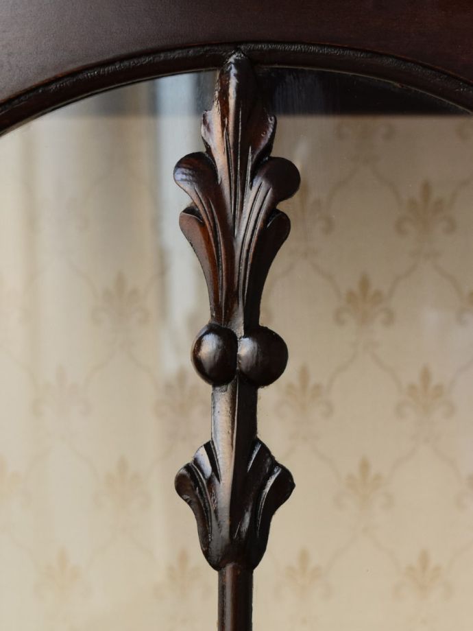 ガラス扉にある装飾