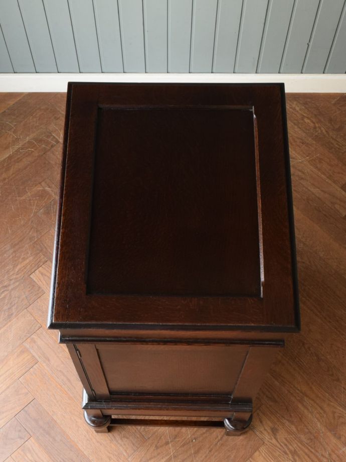 サイドボードの天板