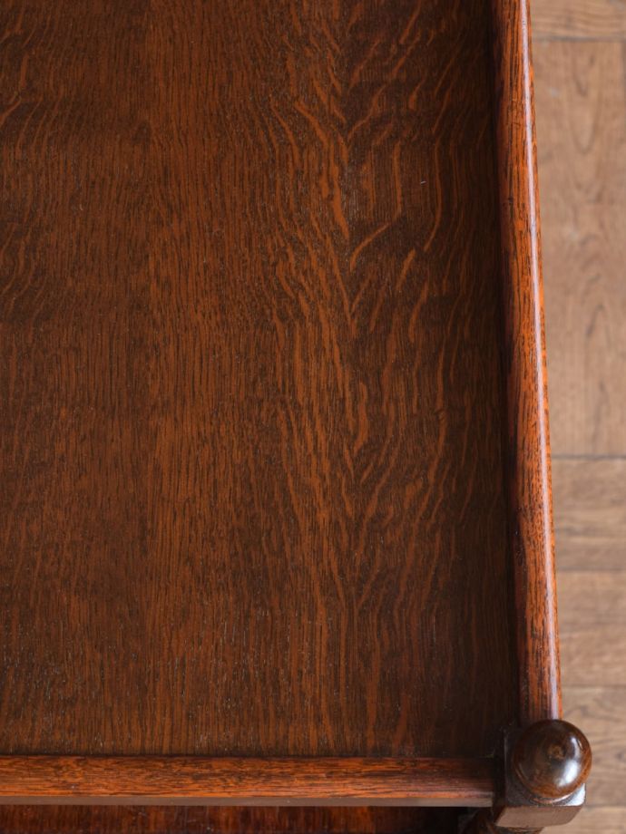 アンティークワゴンの木目