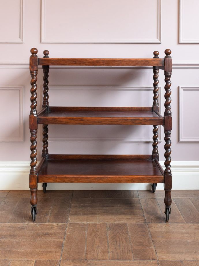 アンティークワゴンの後ろ姿