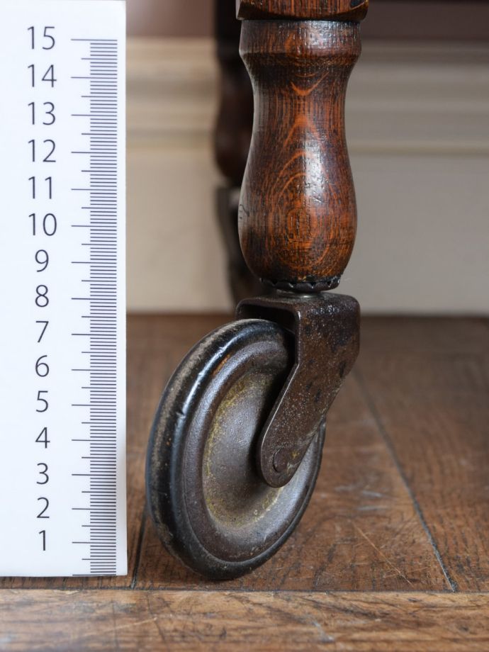 アンティーク家具の脚