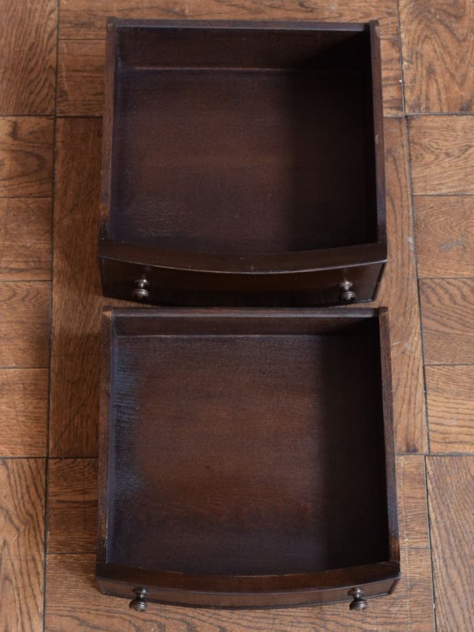 チェストの引き出しの中