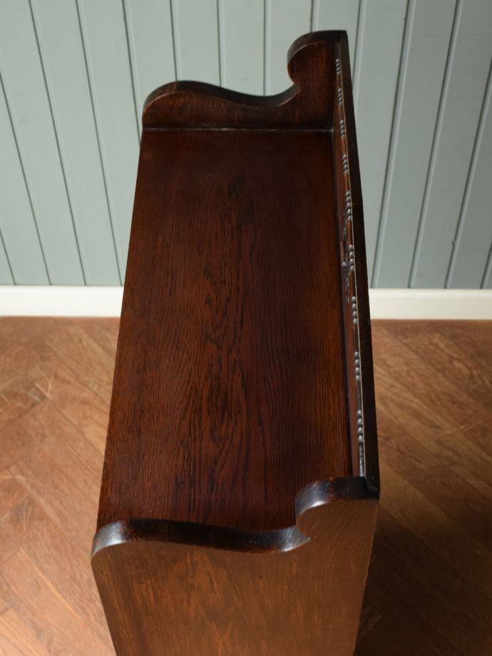 アンティークキャビネットの天板