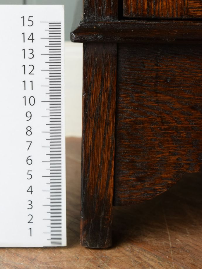 アンティーク家具の脚