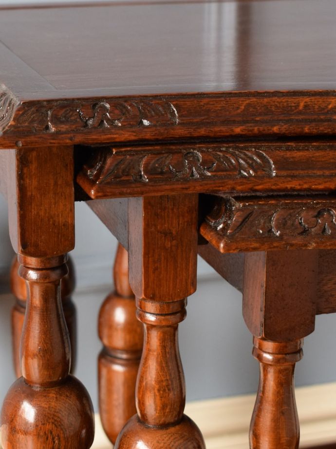 英国アンティークらしい装飾