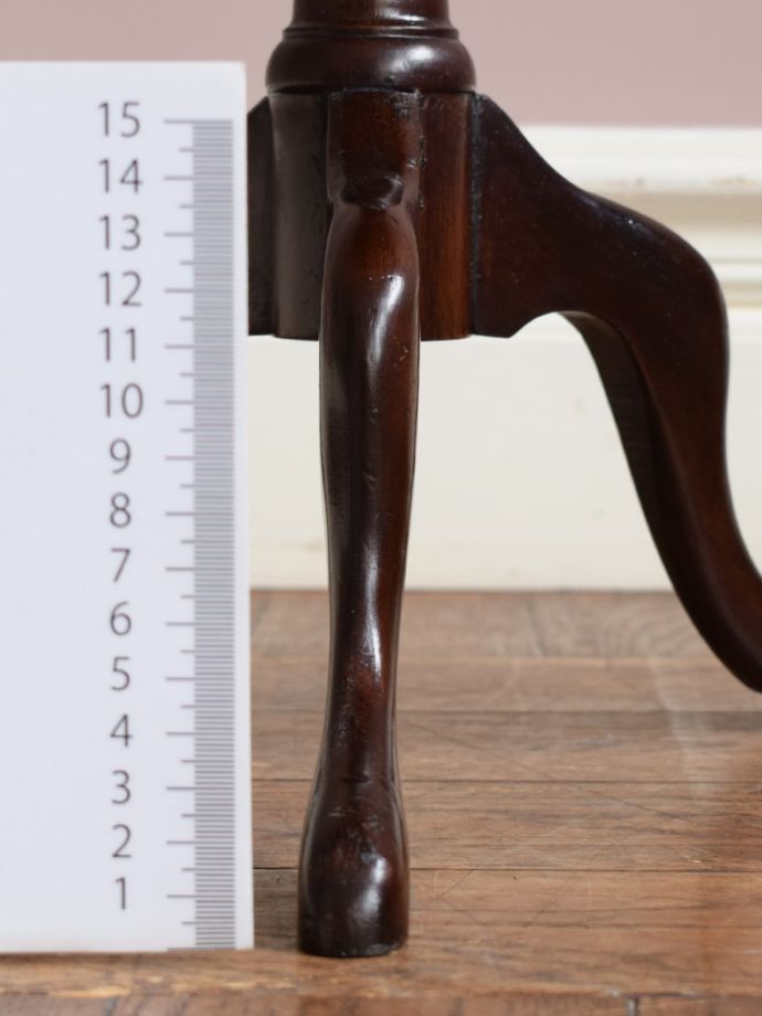 アンティークテーブルの脚