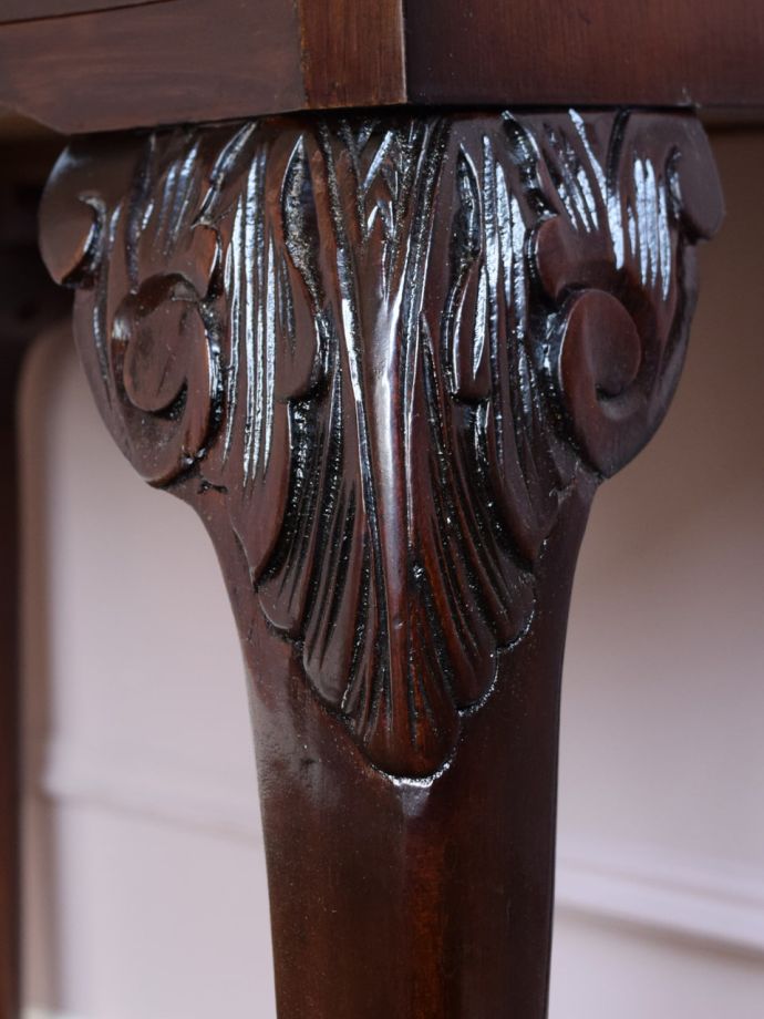 アンティークデスクの装飾