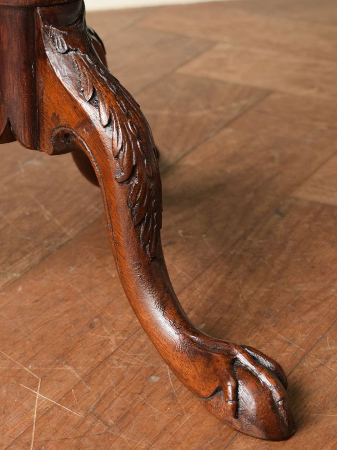 アンティークテーブルの脚