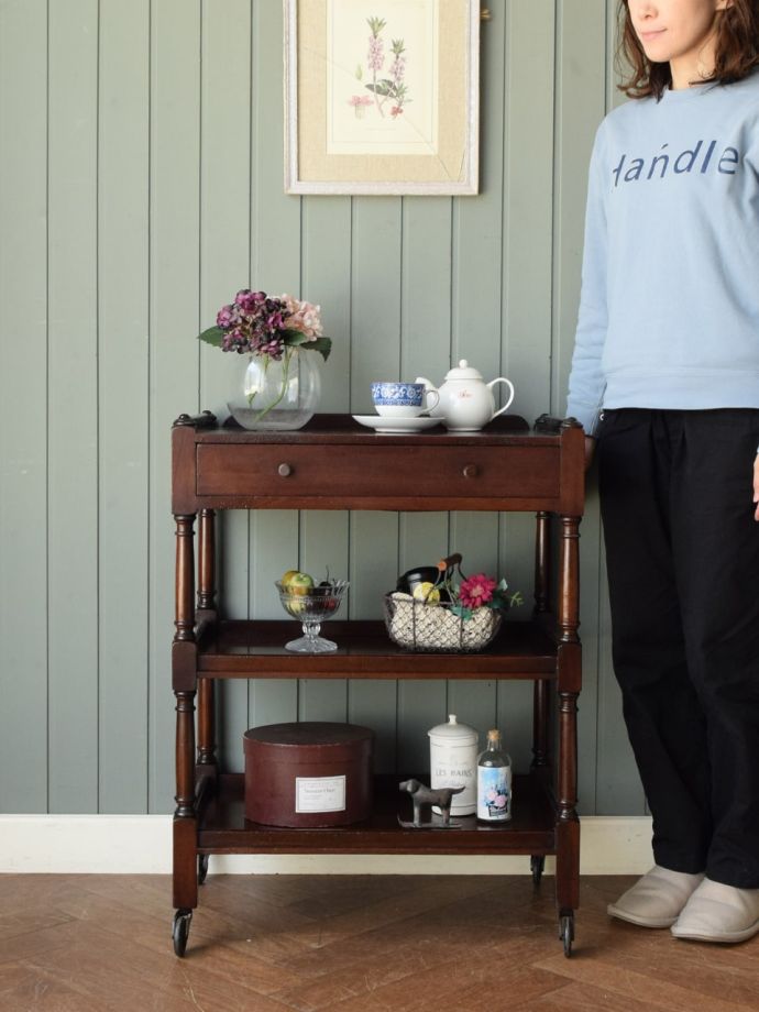 英国アンティークのワゴン