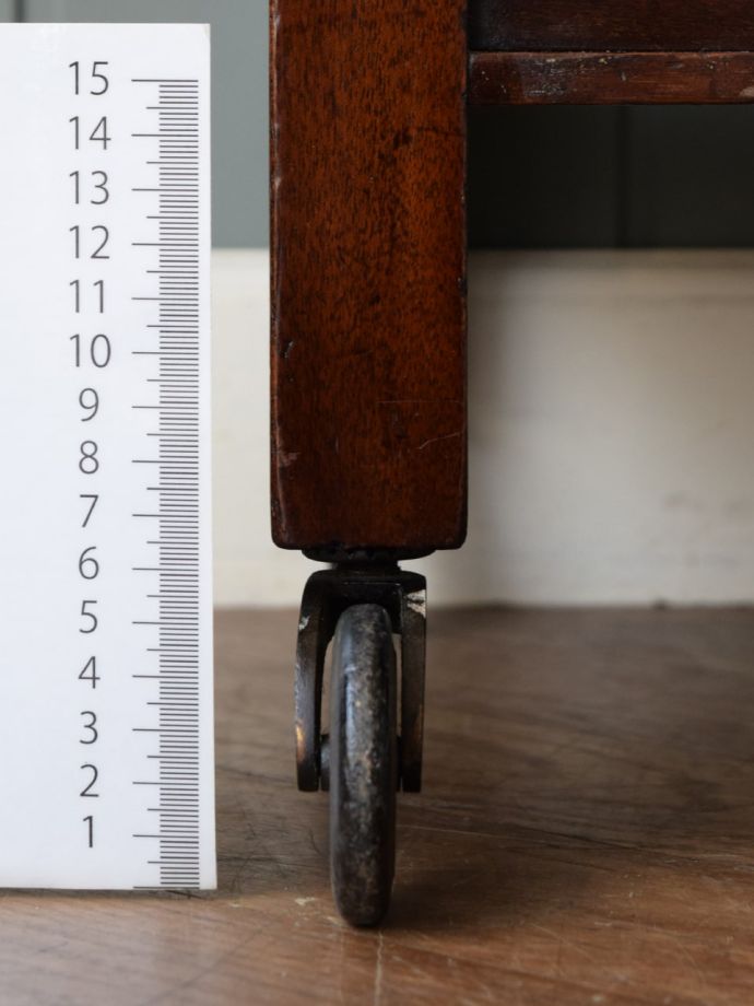 アンティーク家具の脚