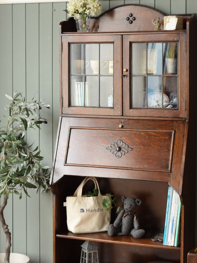 アンティーク家具らしさが漂うビューロー