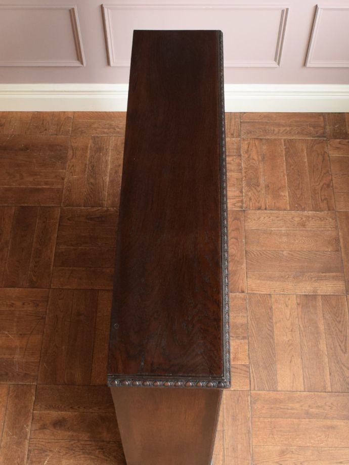 キャビネットの天板