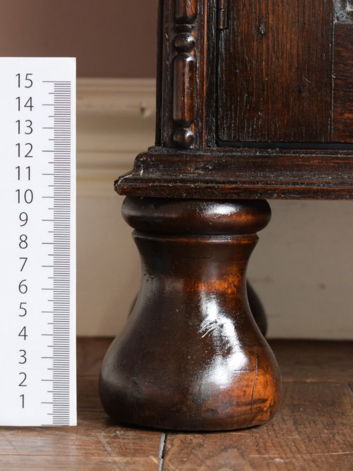 アンティーク家具の脚