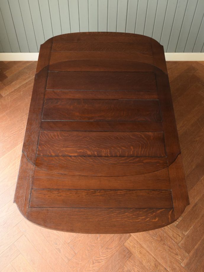 伸長式ダイニングテーブルの天板