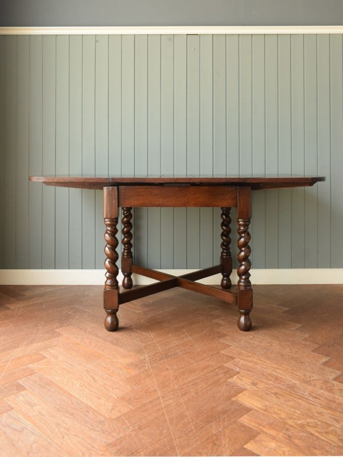 便利なドローリーフテーブル