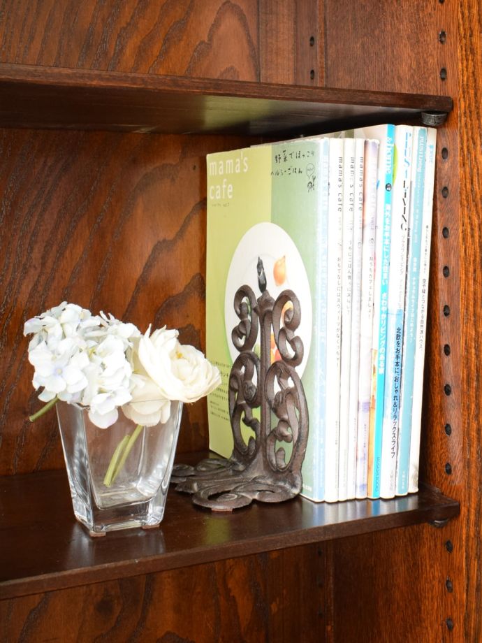 収納たっぷりのキャビネット