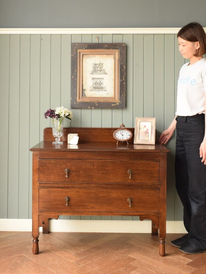 イギリスのアンティークチェスト