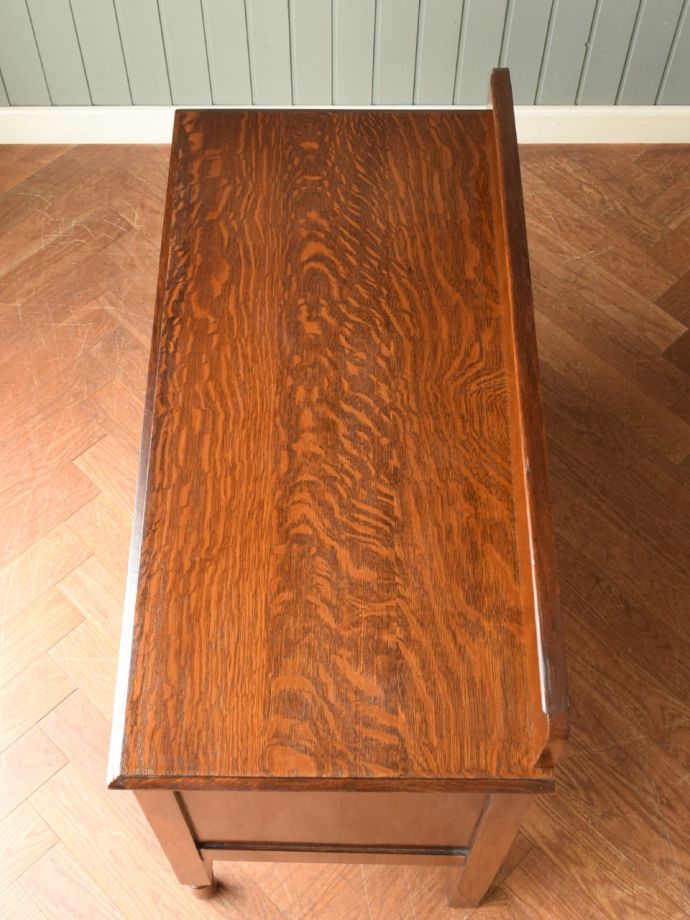 アンティークチェストの天板