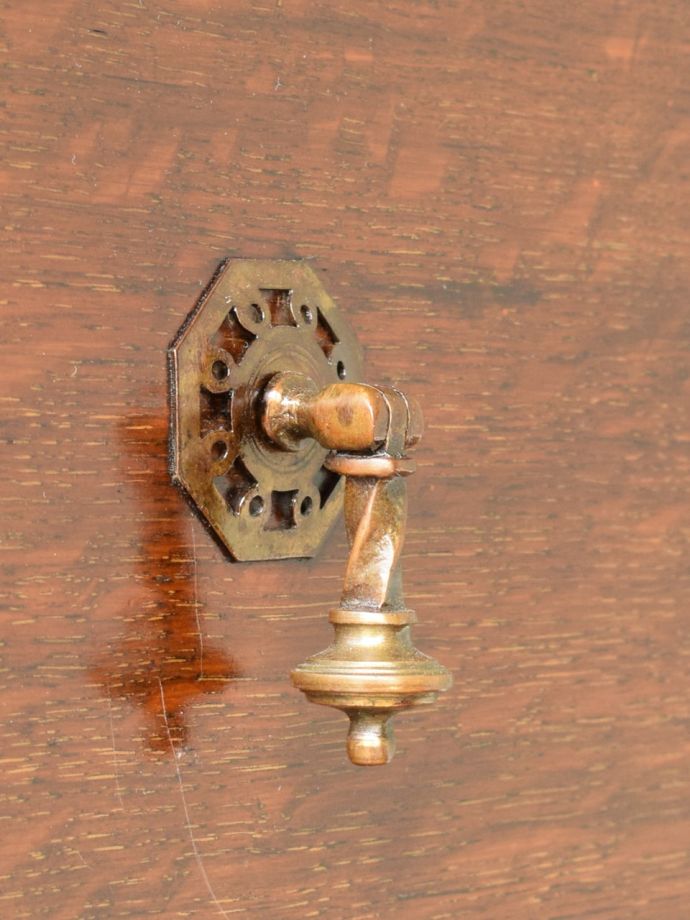 アンティークチェストの取っ手