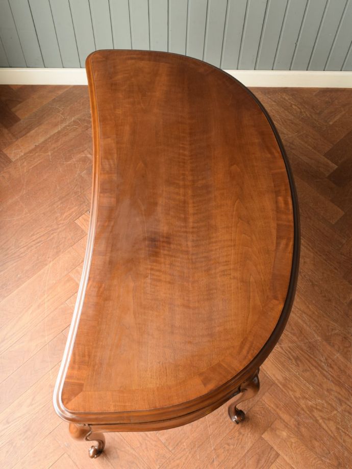 書斎机の美しい天板