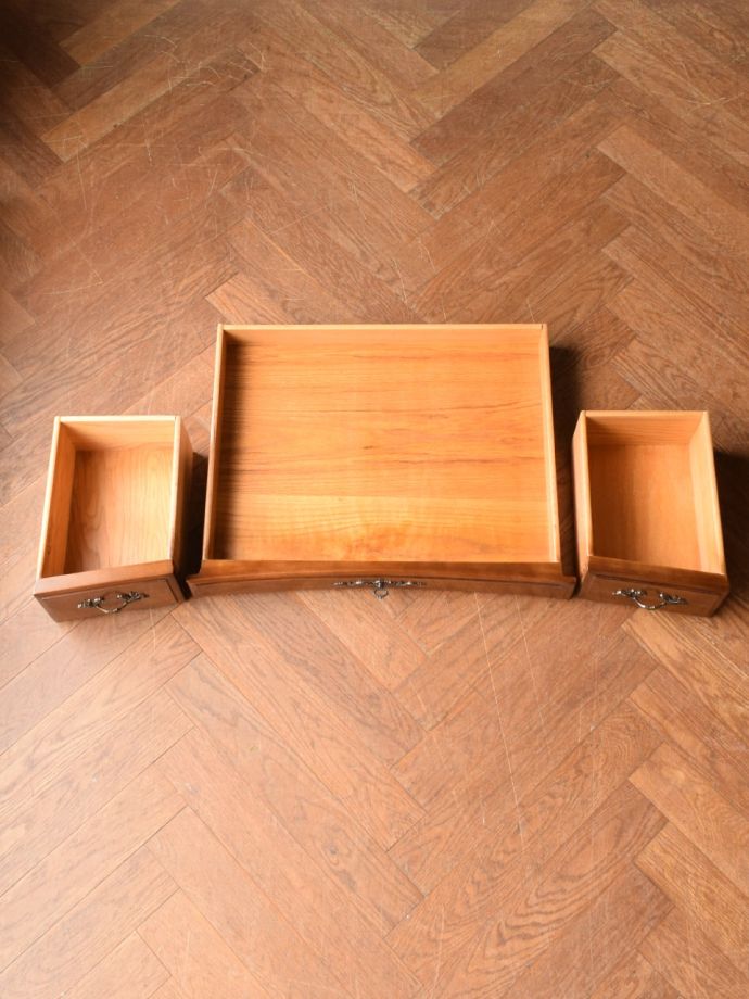 アンティークデスクの引き出し