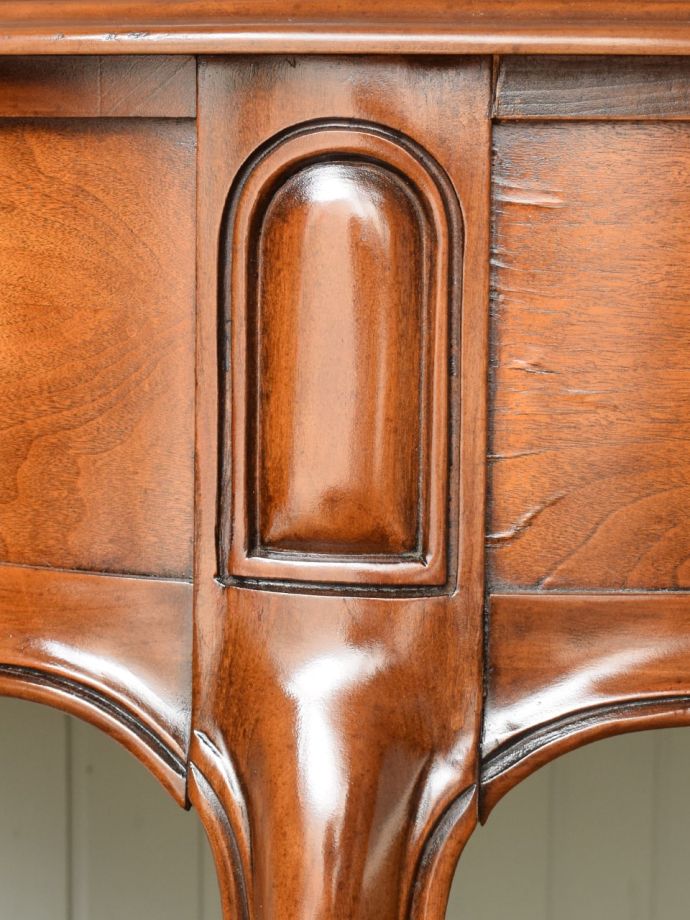 アンティークらしい彫