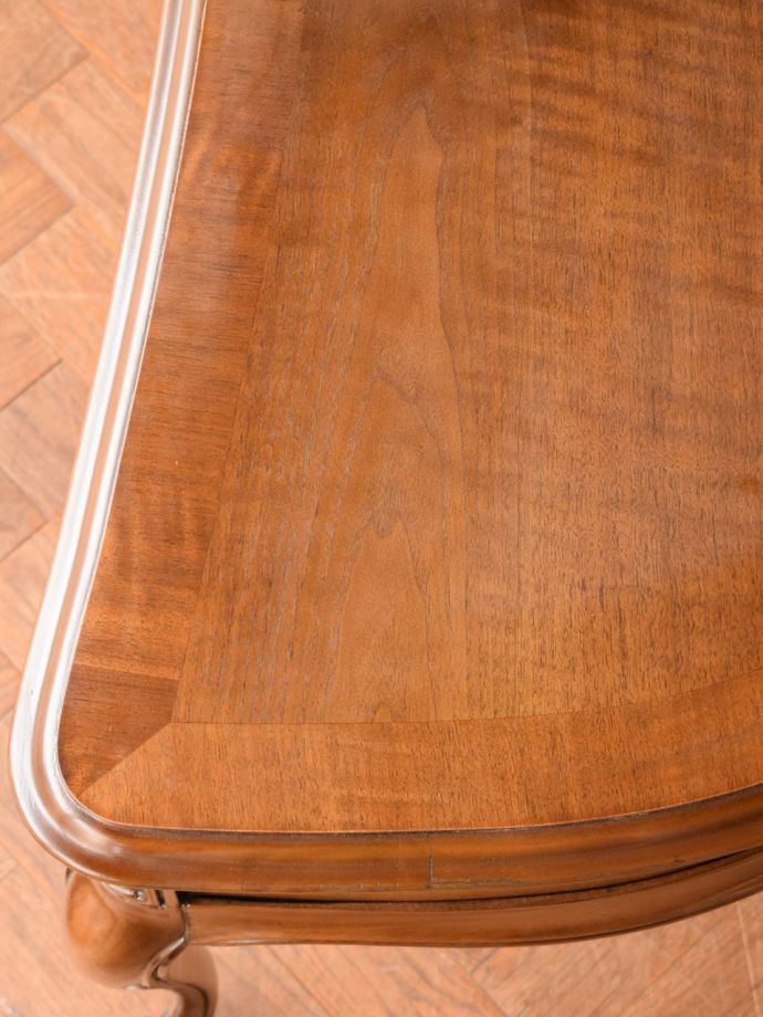 アンティークデスクの木目