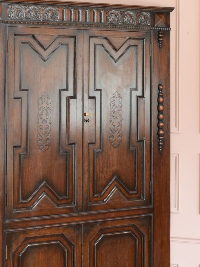 アンティークガラスの扉