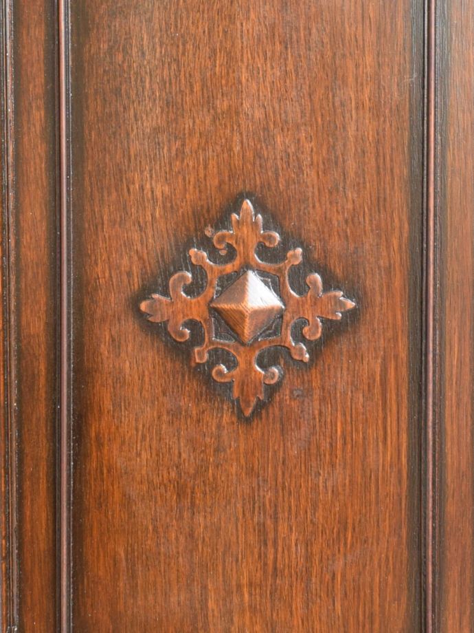 キャビネットの装飾