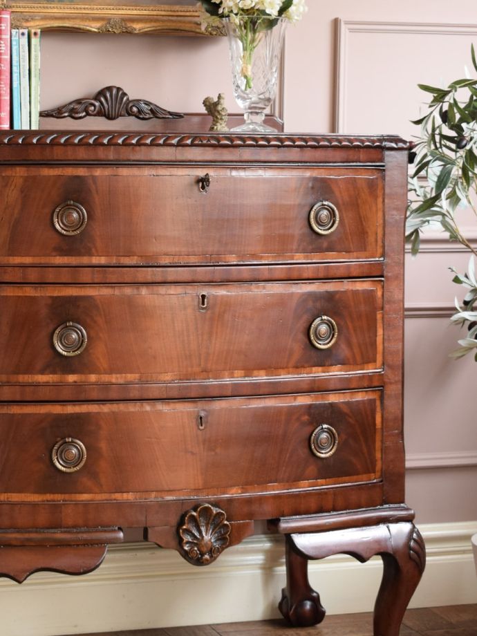 アンティークチェストの美しい木目